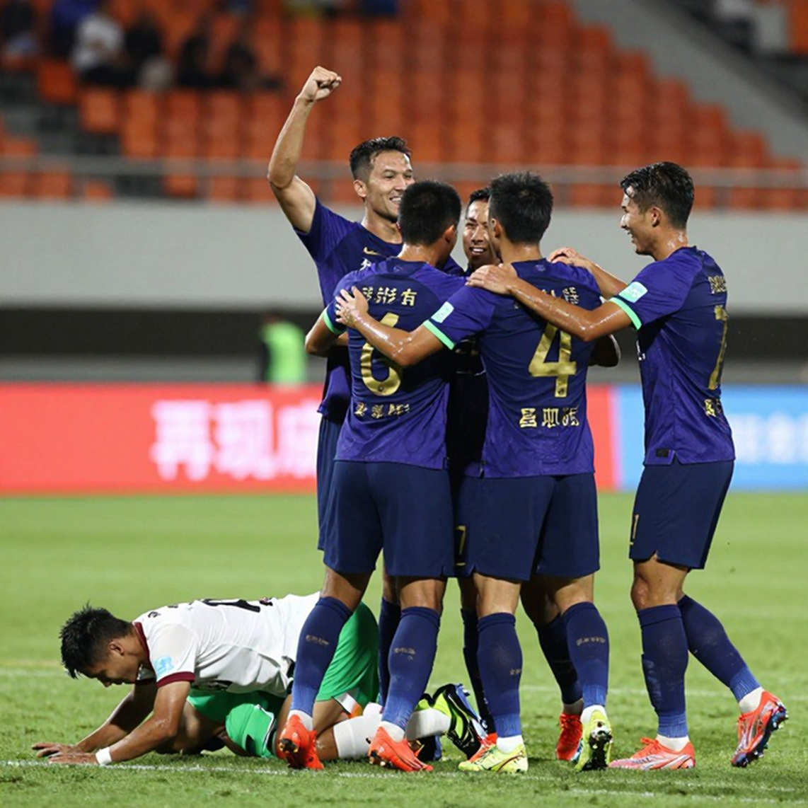 Null Signal: Vietnamese Football's Biggest Gap Is The One Nobody Checks Null Signal: Vietnamese Football's Biggest Gap Is The One Nobody Checks