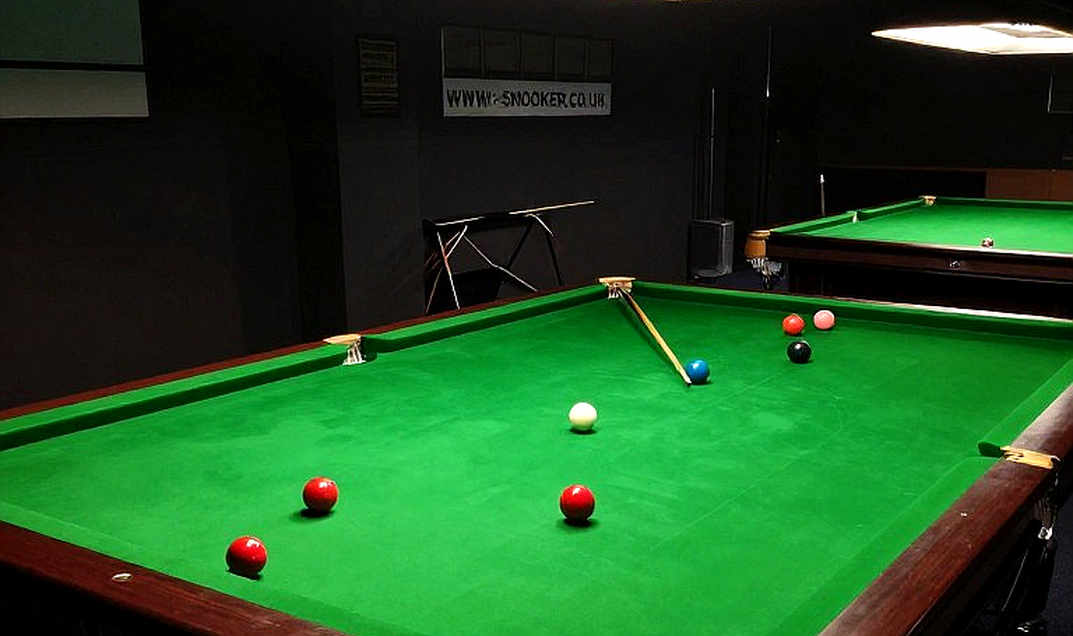 Steve Davis góp mặt đêm bi-a cộng đồng ‘Snooker on Your Street’ tại Bristol