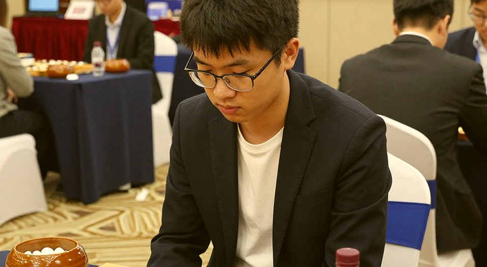 Magnus Carlsen: AI san bằng lợi thế, và ngai vàng cờ vua đang tách làm đôi