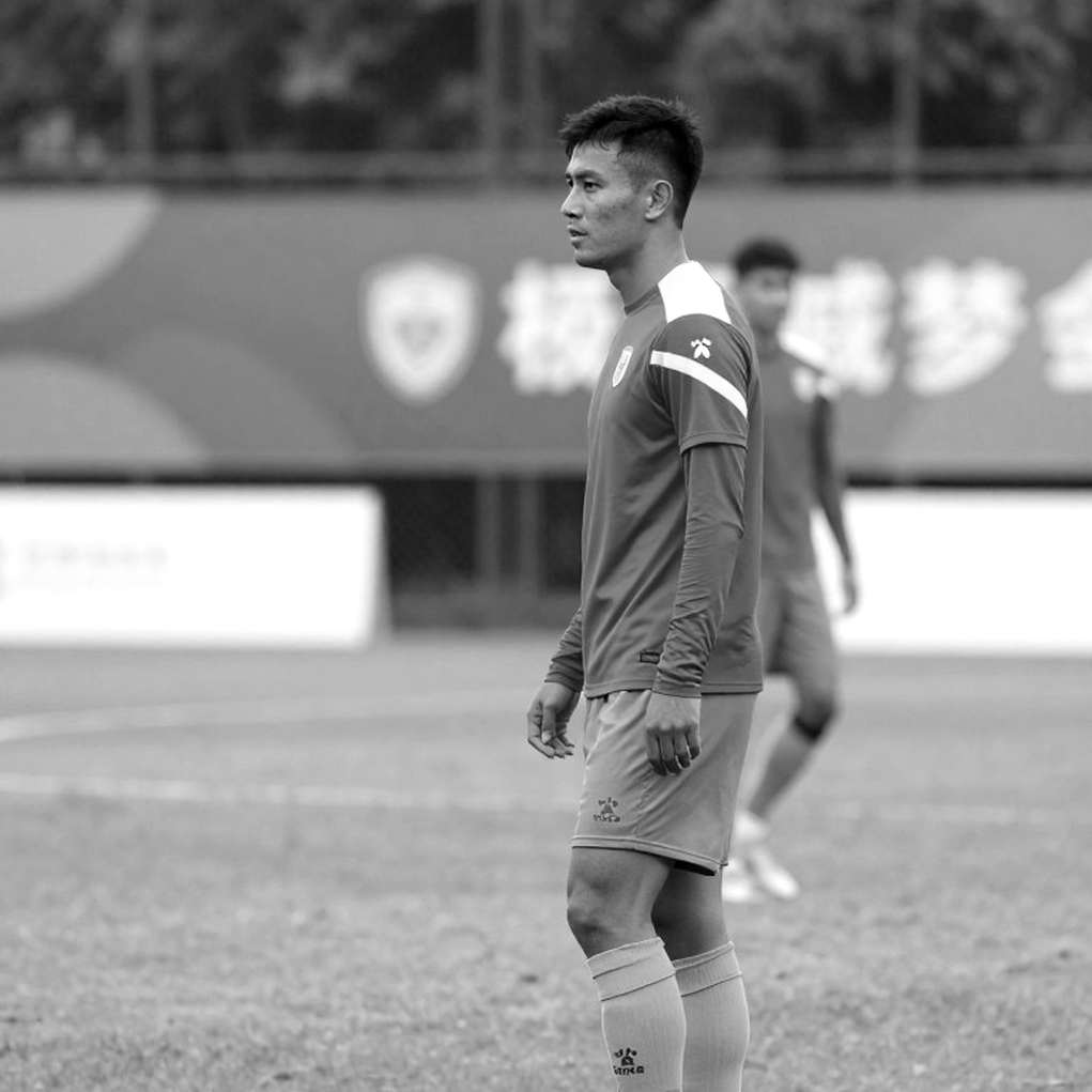 Kỳ chuyển nhượng V.League 2026: Bản hợp đồng thứ hai không ai ký trên sân cỏ