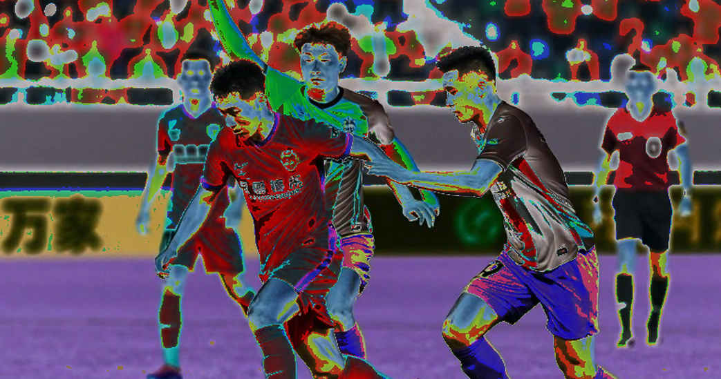 Dewa United thắng 3-1 tại Samarinda: Cú đúp phút bù giờ của Denilson và ngôi đầu tạm thời