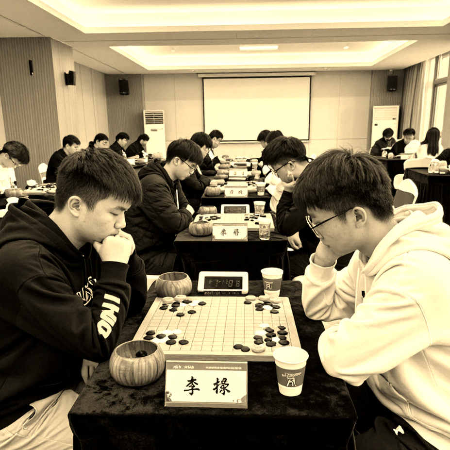 Carlsen dành lời khen hiếm có cho Sindarov sau trận hòa tại Global Chess League 2026 Carlsen dành lời khen hiếm có cho Sindarov sau trận hòa tại Global Chess League 2026