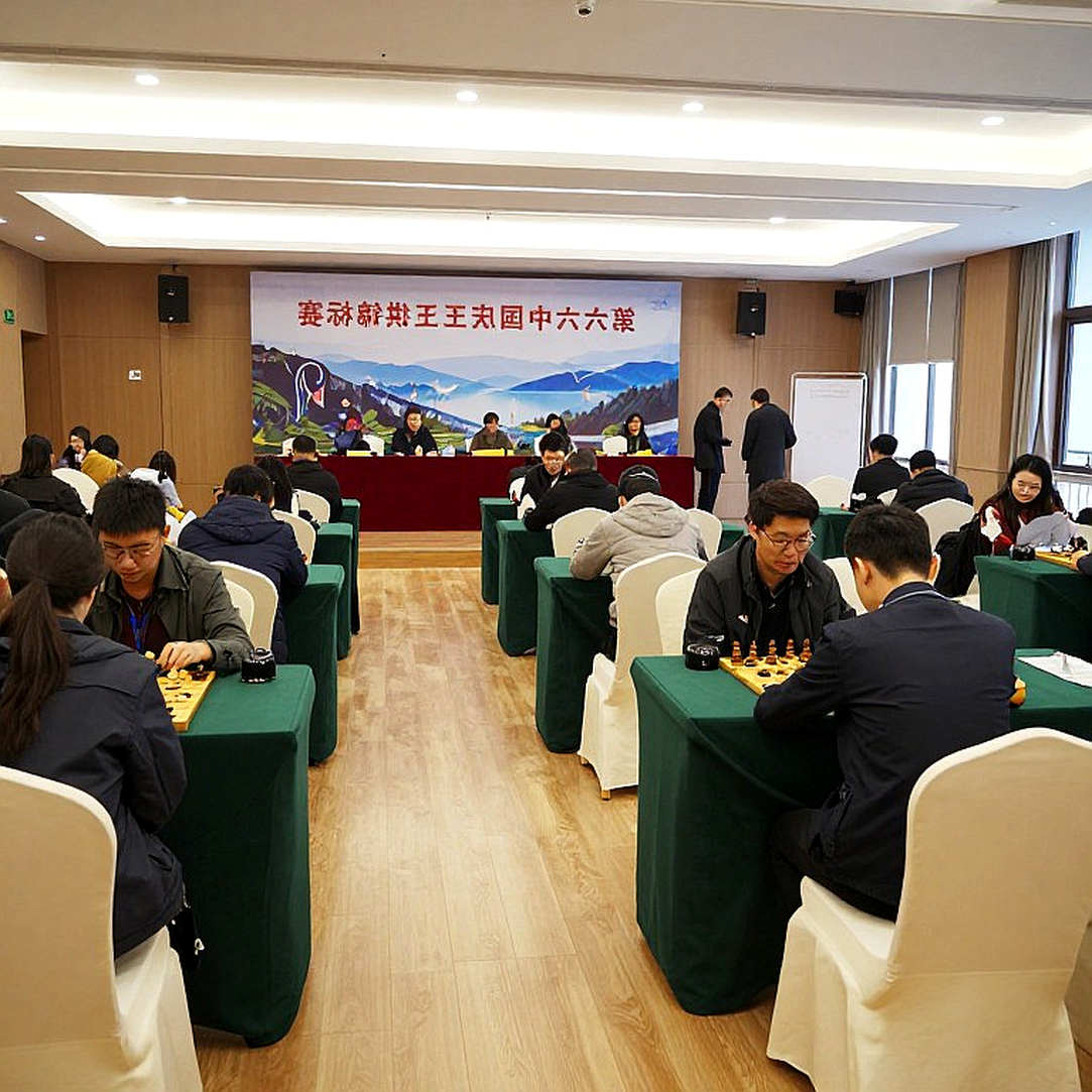 Gukesh và bàn số 4: Nhà vô địch thế giới tự vẽ lại bản đồ đội tuyển Ấn Độ