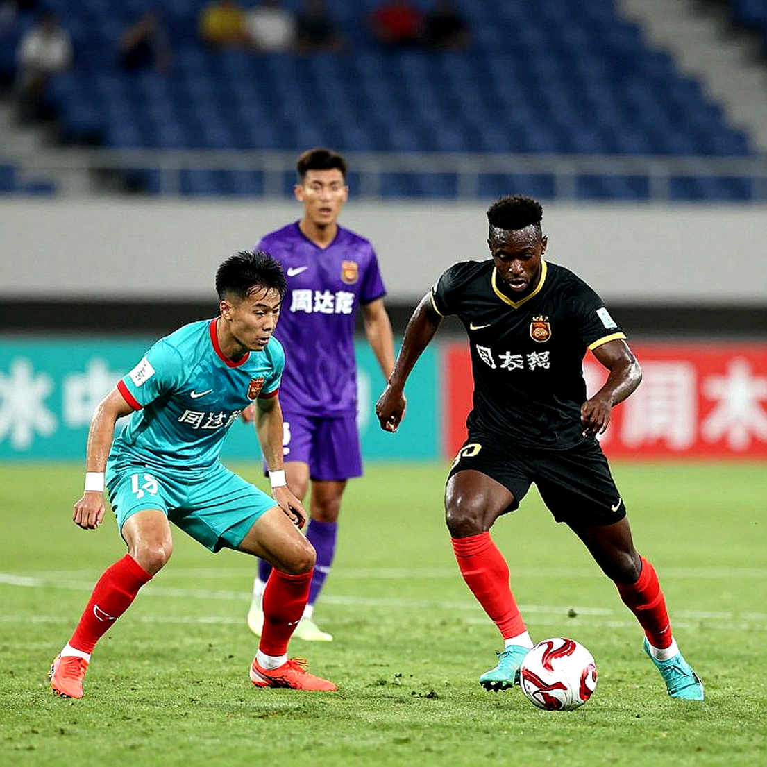 Da Nang 3-0 Nam Dinh: Two VAR Calls, Two Red Cards and the Xuan Son Void