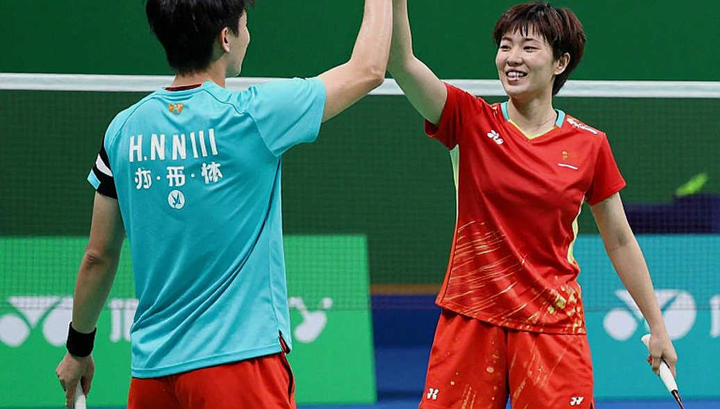 Alwi Farhan Sparring with Kento Momota in Tokyo: What Is Really Being Forged Before Asian Games 2026 Alwi Farhan Sparring with Kento Momota in Tokyo: What Is Really Being Forged Before Asian Games 2026
