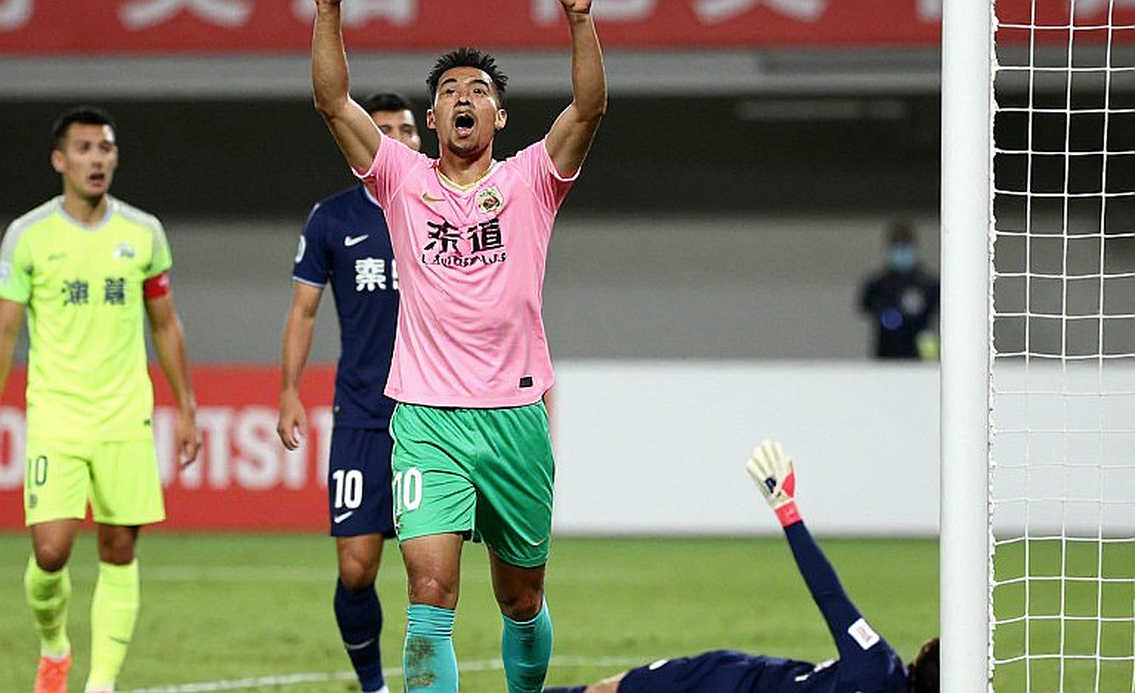 Phút 78 ở Đồng Nai: hai cú đá vào chân Đình Bắc và giới hạn mà V-League chưa chịu vẽ ra