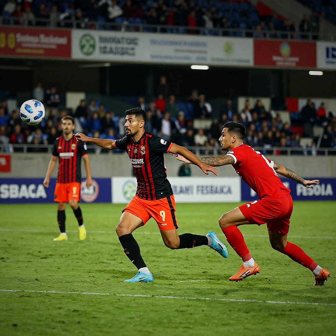 Xuân Son gánh Việt Nam vô địch ASEAN Cup: Đằng sau chiếc cúp là một nền bóng đá đang khô cạn