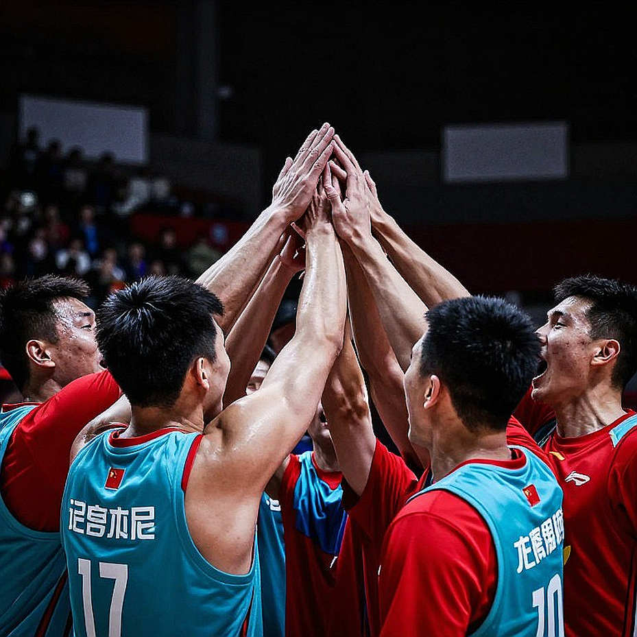 Bảy phút ở rìa khán đài