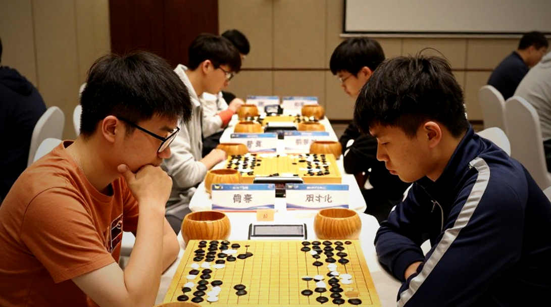 Jacobson - Vakhidov ở UzChess Cup: hai nhãn khai cuộc cho một ván cờ