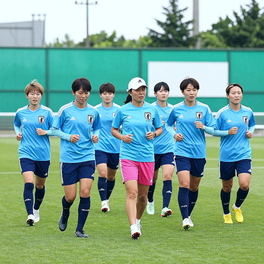 Bạo lực sân cỏ V-League: 'Làm đúng luật' phải bắt đầu từ trọng tài