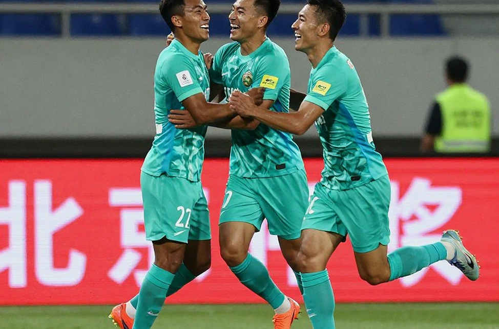 Nguyen Xuan Son Receives 600 Million VND SUV as National Team Reward: 'Completely Deserved' After AFF Cup 2026 Nguyen Xuan Son Receives 600 Million VND SUV as National Team Reward: 'Completely Deserved' After AFF Cup 2026