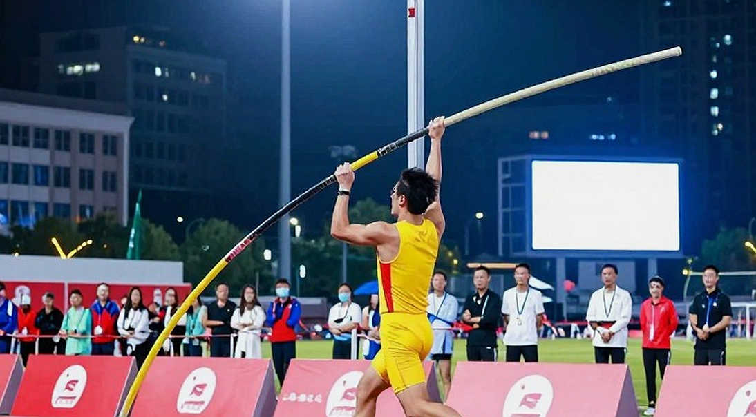 9,90 giây của Puripol Boonson và bài toán đa nội dung của điền kinh Đông Nam Á