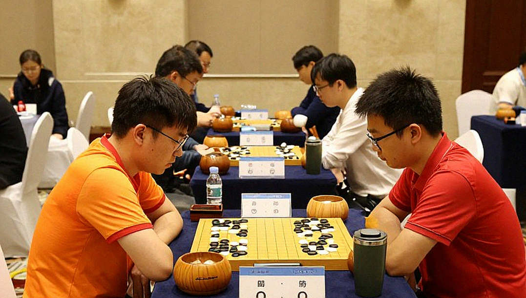 Tiêu đề nhắc "Chủ tịch FIDE", thân bài bán một đĩa DVD cờ vua: giải phẫu một lỗi dữ liệu trong kỷ nguyên tin tổng hợp