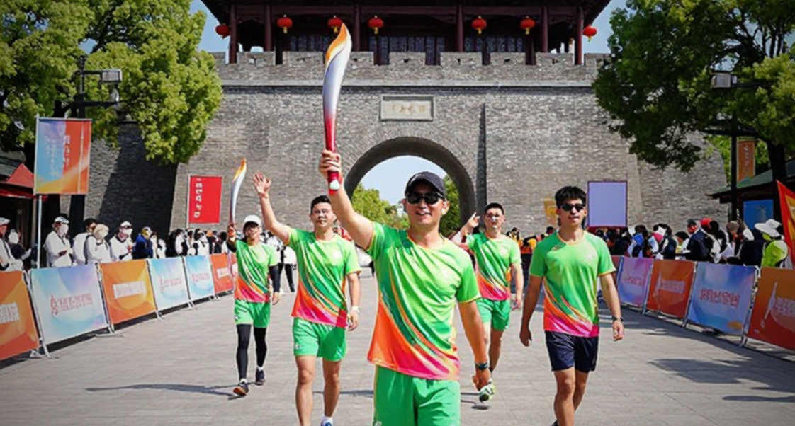 Srikanth lội ngược dòng đánh bại Victor Lai, Satwik-Chirag tiến vào tứ kết Trung Masters 2026