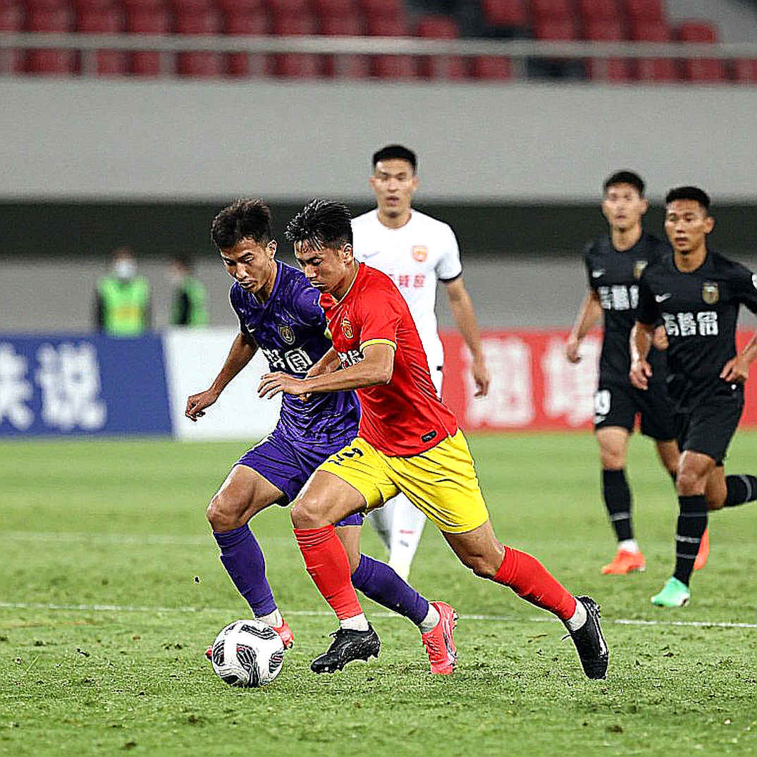 VAR V-League 2026-2026: Khi trọng tài Việt Nam bị phán xét bằng ký ức, không bằng luật VAR V-League 2026-2026: Khi trọng tài Việt Nam bị phán xét bằng ký ức, không bằng luật