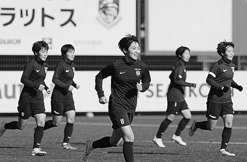 V.League: A Three-Line Transfer Report and an Appendix Nobody Reads V.League: A Three-Line Transfer Report and an Appendix Nobody Reads