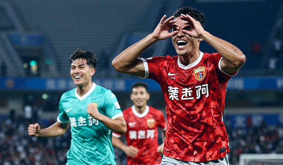 Sân Pleiku như ruộng, Hoàng Anh Gia Lai phải đổi sân nhà tại Cúp Quốc gia: Khi thời tiết viết lại kịch bản mùa giải