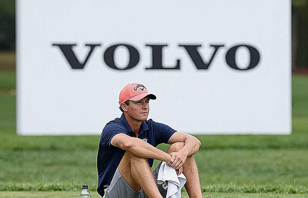 Tiger Woods và câu hỏi xe golf: Khi luật pháp bối rối trước huyền thoại