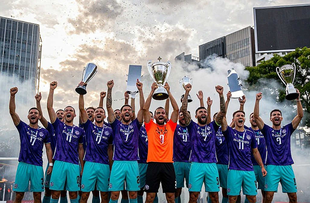 Persija đá sân nhà ở Bali: khi một lá thư gạch tên ba vùng đất Persija đá sân nhà ở Bali: khi một lá thư gạch tên ba vùng đất