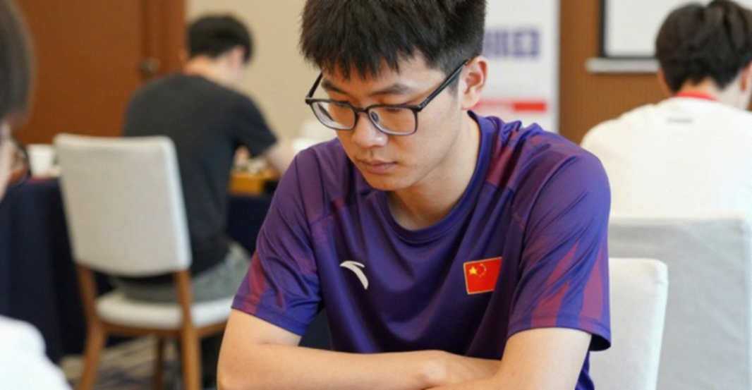 FRITZ 20, chiếc ghế Chủ tịch FIDE và vết nứt trong báo chí cờ vua